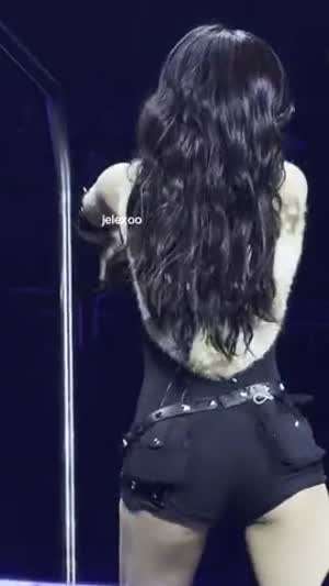 등이 시원한 바디수트 의상 찰진 뒤태 트와이스 쯔위 (2) (스압)