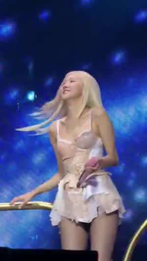 1열 밑에서 찍은 블랙핑크 로제 살색 란제리 하의실종 야벅지.mp4