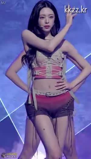 핫팬츠 골반 핏 ITZY(있지) 유나