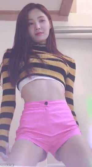 걸그룹 시절 연우.gif