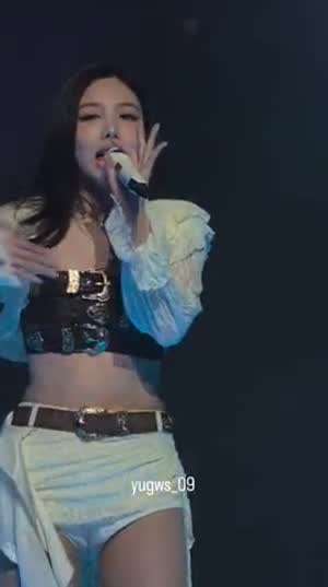 코어가 탄탄한 트와이스 나연 복근