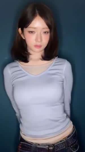 챌린지하는 긴팔티 은은한 매력 아이브 레이