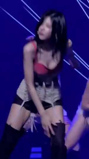 있지 리아 핑크색 스트랩 코르셋 몽글한 가슴골 허벅지 내전근.mp4