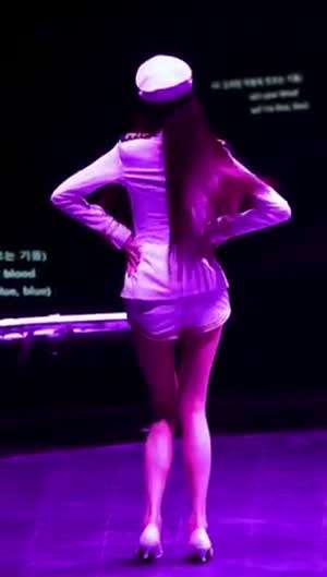 제복도 잘 어울리는 아이브 장원영 기럭지