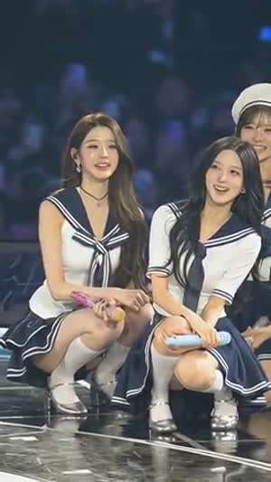 막내의 성인식을 지켜보는 미어켓 (장원영 가을 레이)