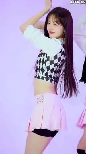 주름 핑크 치마 보다 긴 검정 속바지 에스투잇 효빈.mp4