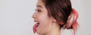 혀가 긴 트와이스 다현.gif
