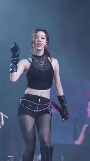 검정 핫팬츠 검스 에스파 윈터 1열