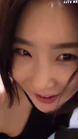 블랙 홀터넥 민소매 운동하는 브브걸 유나.mp4