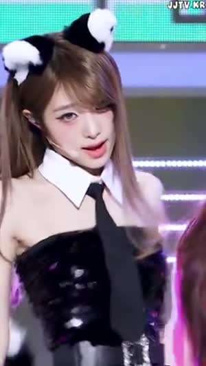 동물귀 반짝이 비늘 오프솔더 원피스 초커 셔츠 넥타이 최예나