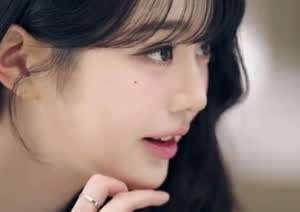 CF 촬영 하는 장원영.gif