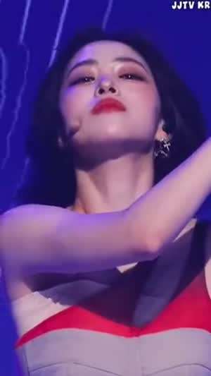 크롭 원 오프솔더 속 누드톤 튜브탑 겨드랑이 있지 류진.mp4