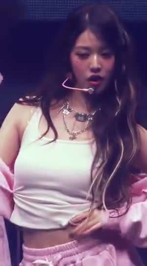 오늘도 장원영.gif