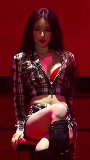 아이돌 슈화.mp4