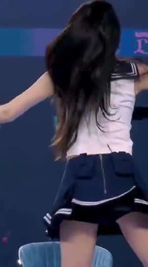 세라복 아이브 안댕댕 안유진