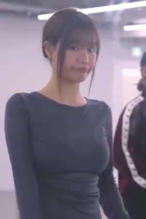 브라가 살짝 비치는 시스루에 연한 화장이 더 이쁜 나띠