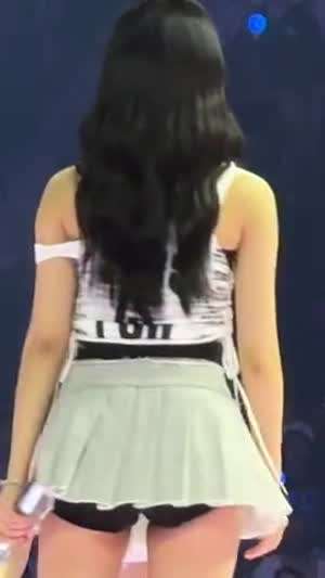 짧은 테니스 스커트 검정 속바지 트와이스 쯔위