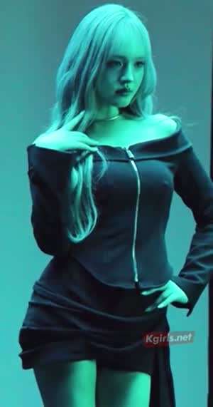 아이브 리즈 꼭지 착시 가슴 재봉선.mp4