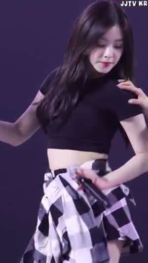 레드벨벳 아이린 밀착 블랙 크롭티 말려 올라간 속바지 정리