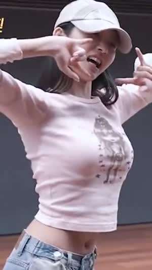 안무 연습하는 아이브 레이 몸선