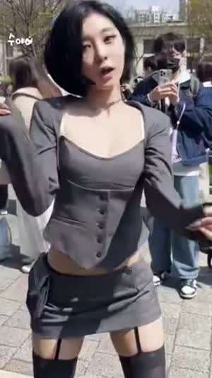 케플러 다연 무대의상 입고 초근접 팬서비스 가터벨트 야벅지.mp4