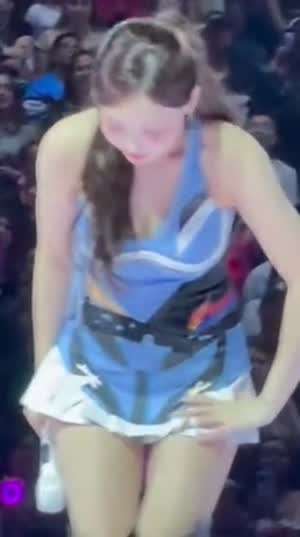 트와이스 나연 콘서트 수분 보충 팬서비스 타임 (2)