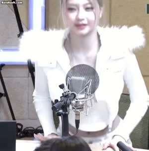 [키키] 일어서는 하음.gif