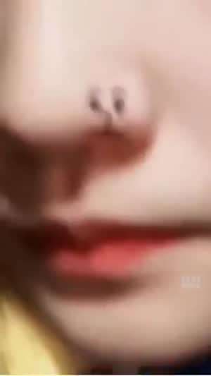 여자 콧구멍이 대단하다