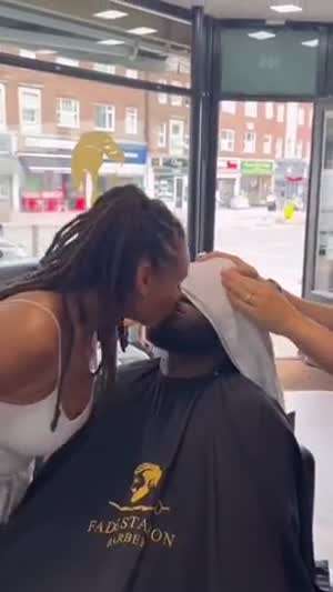 이발소 키스 몰래카메라