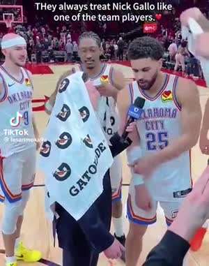 NBA 썬더를 2년간 취재해온 리포터를 친근하게 대하는 선수들.mp4