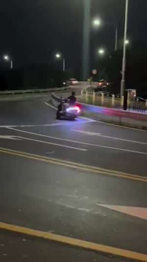 내 친구는 오토바이 신