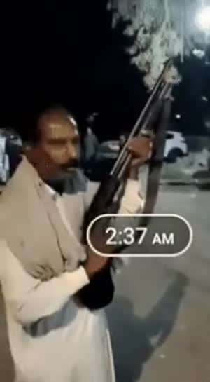 중국제 샷건을 구입한 인도인