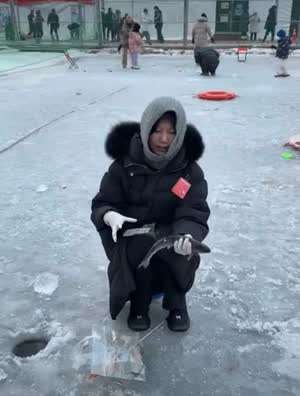 목숨걸고 도망친 핸드폰이 잡혀옴.