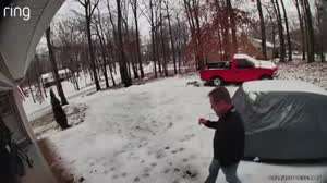 눈길에선 2륜 구동 vs. 4륜 구동???