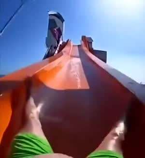 초고공 미끄럼틀의 악몽