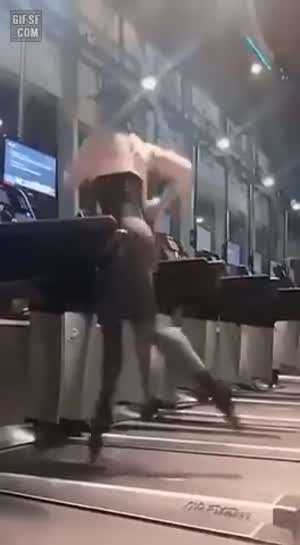 런닝머신 뛰는 발레리나