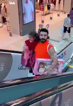 딸 가진 아빠와 아들 가진 아빠가 스쳐 지나갈 때