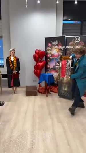 이 친구랑 테디 베어 가게를 차려야겠군...