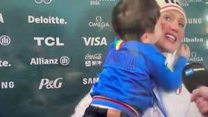 엄마 조용히 좀 해주세요