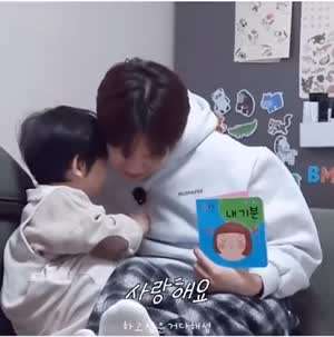 아기 키우는 맛을 느껴버린 이창섭....jpg