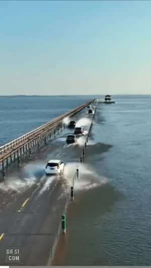 중국 장시성에 있다는 고속도로.