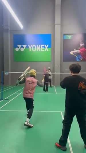 배드민턴 킹받게 치네!!