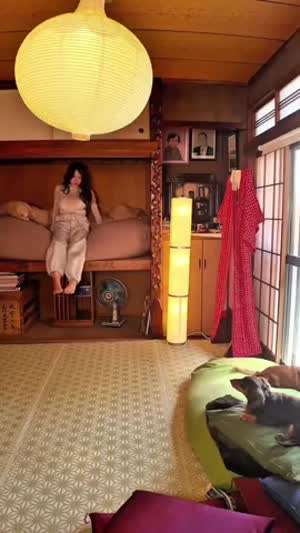 푹신해 보이는 일본 가구 배치