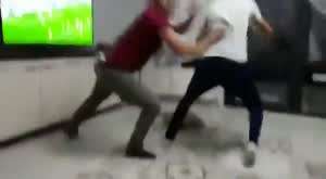 싸우는거 아니에요