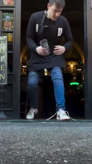 난 그저 신발끈을 묶었을 뿐인데 돈이 모이네