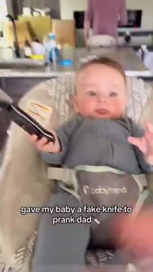 식칼 들고 있는 아기 몰카