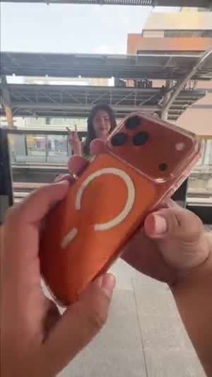 여친 사진 찍어주는 남친