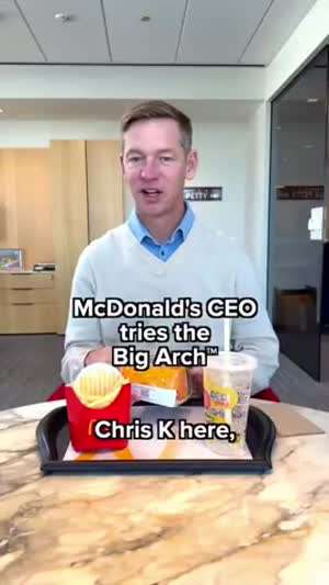 미국에서 반응 겁나 안좋은 맥도날드CEO 먹방 근황.jpg