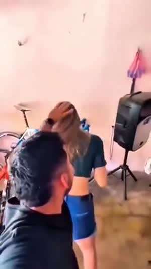 머리채만 잡아 당겨도 좋아하길래