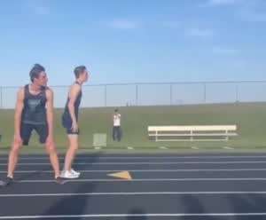 고백할 타이밍이 아닌데